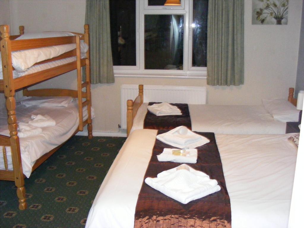 Sandown Manor Экстерьер фото
